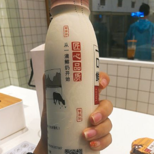 隔壁刘奶奶鲜牛奶