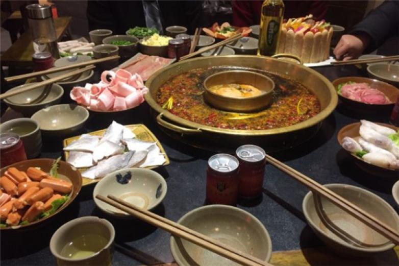 百宗杀牛场原味老火锅加盟