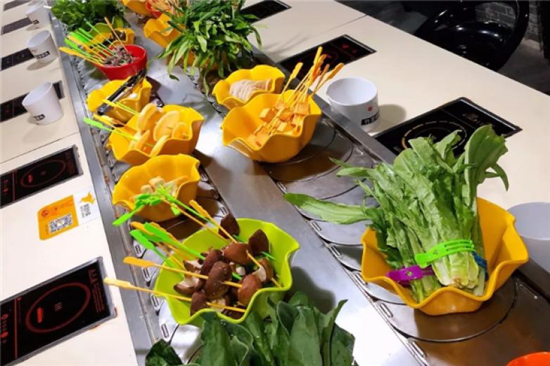 串串捞旋转小火锅加盟