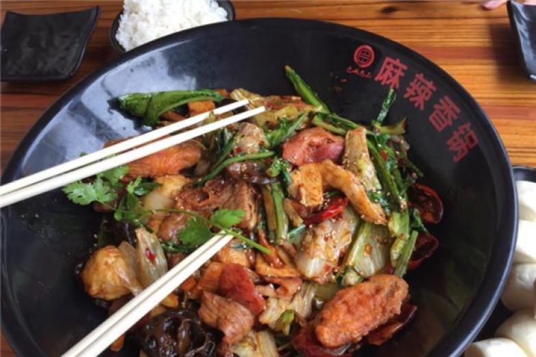 巴山尚品麻辣香锅加盟