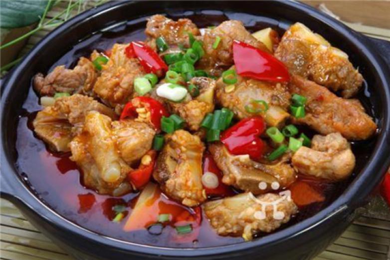 仁吉老砂锅加盟