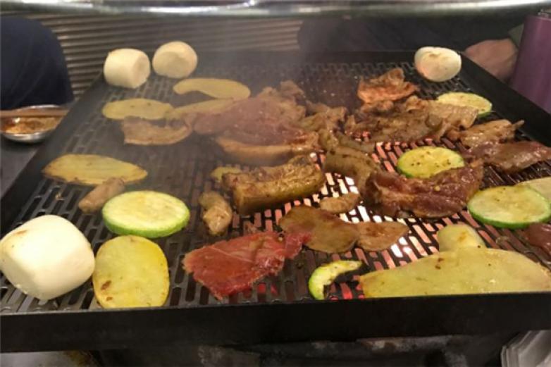 胡四哥特色烧烤加盟