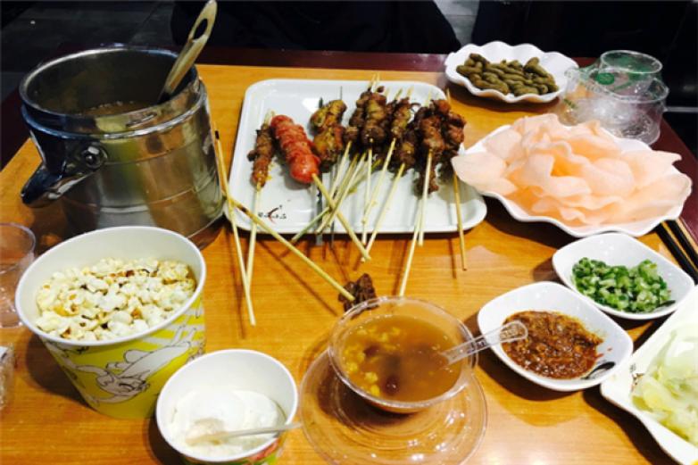 一撸向北东北烧烤加盟