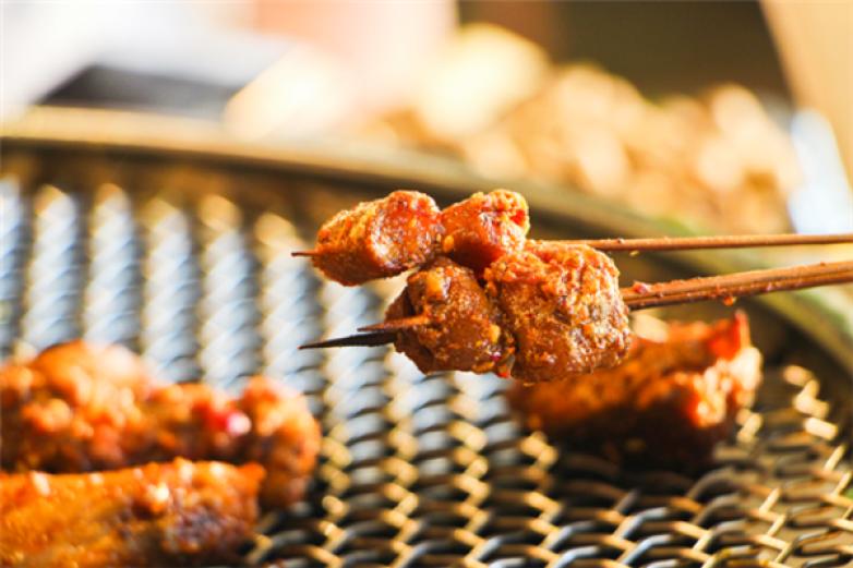 大牙签火盆烧烤加盟