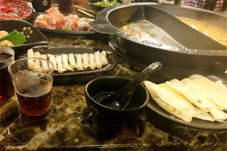 渝艾老灶火锅加盟