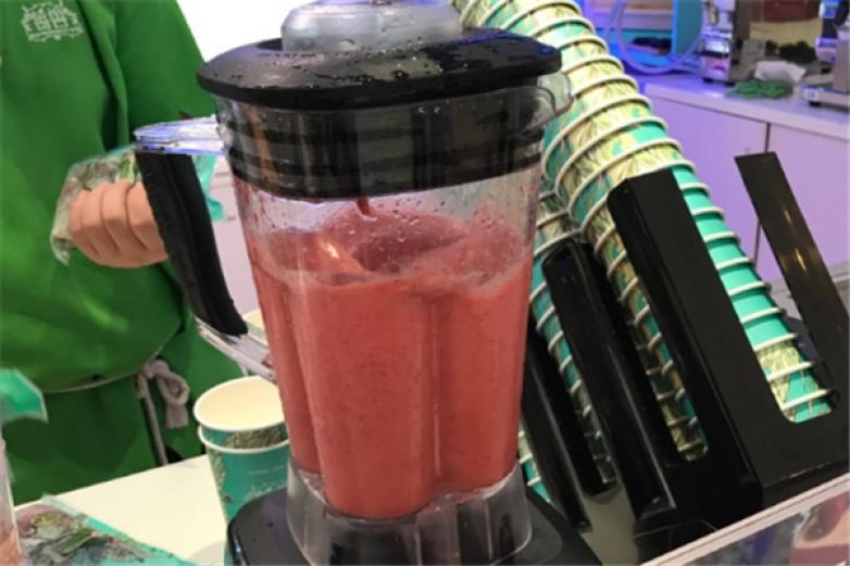 莓兽极寒境莓果现榨加盟