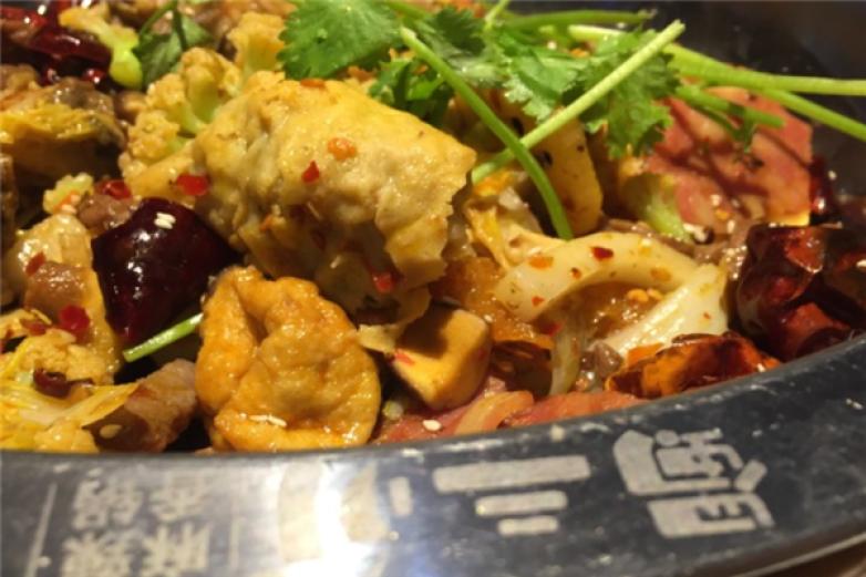 三川麻辣香锅加盟