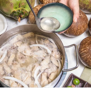 椰林四季椰子鸡