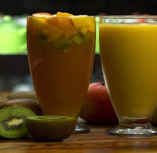 仓前街道易爽饮品店