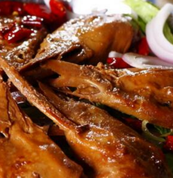 香倒仙干锅鸭头