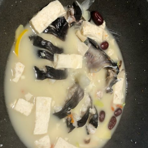 滇风来云南蒸汽石锅鱼