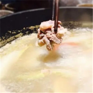 宴羊集市鲜羊肉火锅
