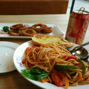 莉莉斯美式西餐厅