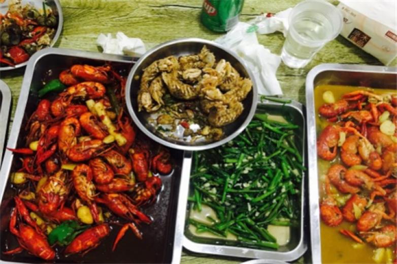 光头家龙虾烧烤加盟