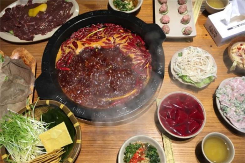渝三刀火锅加盟