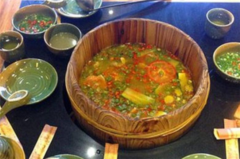 鱼夫鱼仔鹅卵石鱼火锅加盟