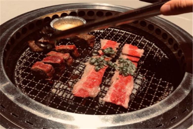 炭围日式烧肉加盟
