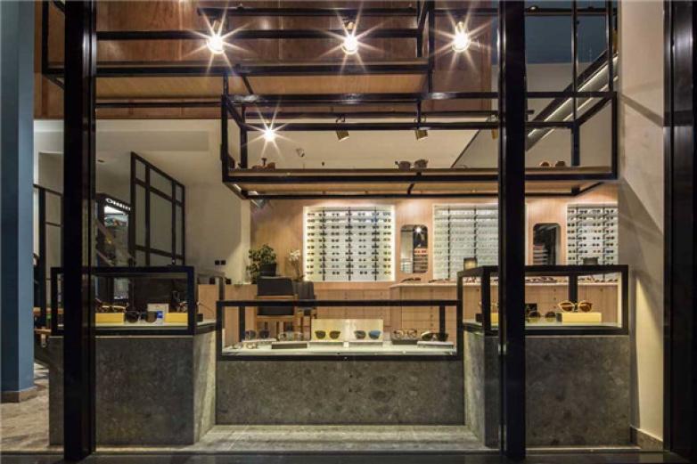 老电房盅盅串串香火锅加盟