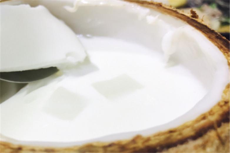 三个椰子原生态椰子鸡加盟