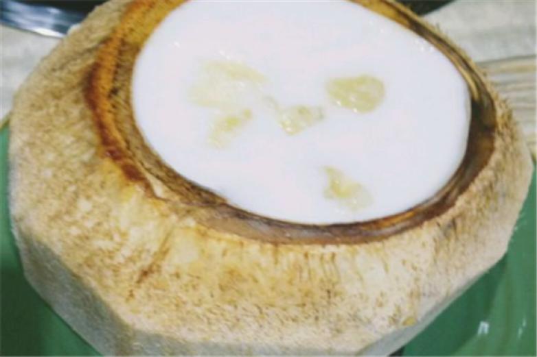 三个椰子原生态椰子鸡加盟