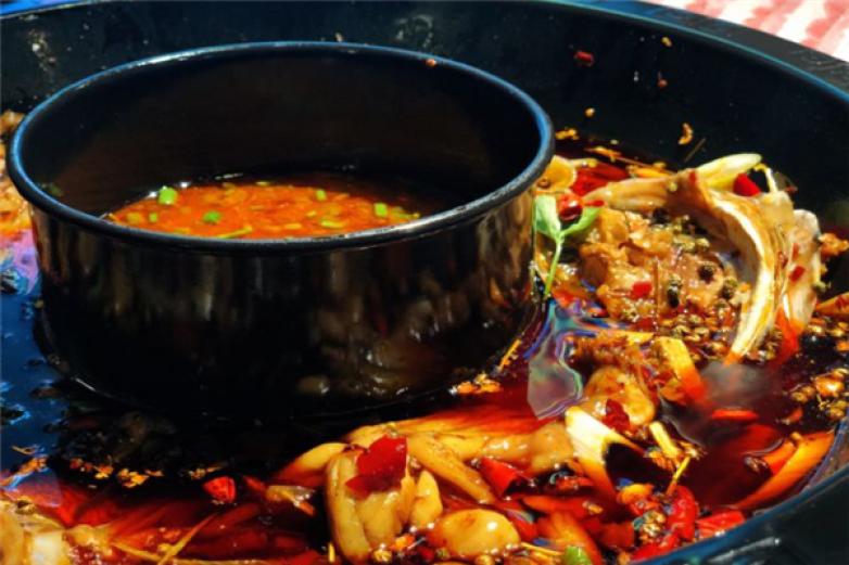 味仙疯美蛙鱼头火锅加盟