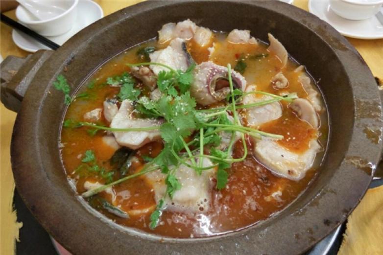 简朴寨石锅鱼加盟