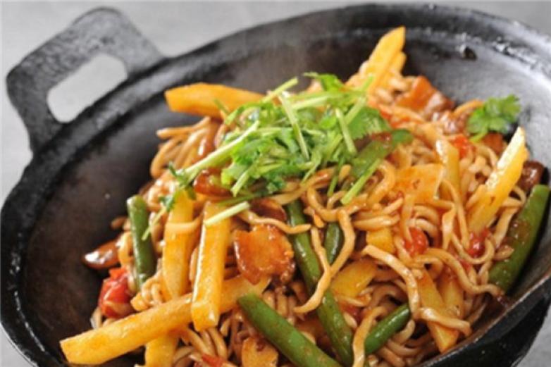 老王铁锅焖面加盟