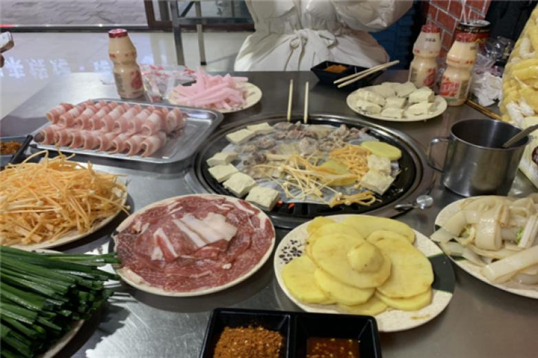 老帅哥碳烤肥牛加盟