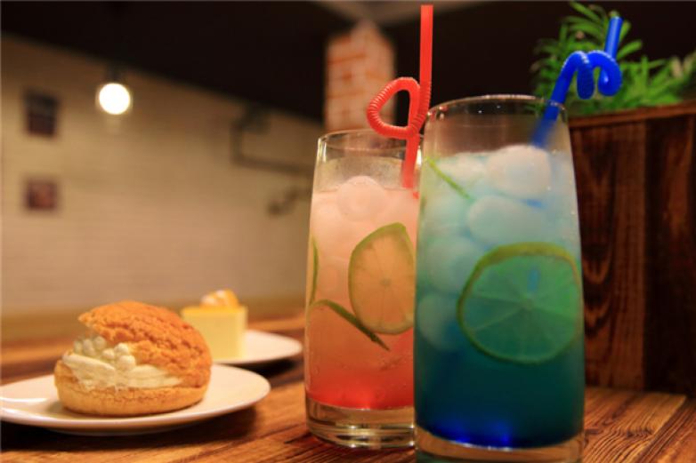 c多多休闲饮品加盟