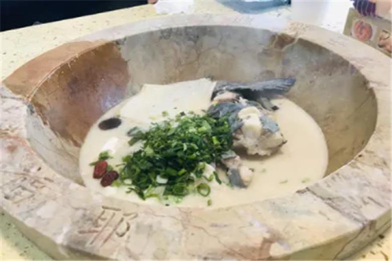 草帽汽锅鱼加盟