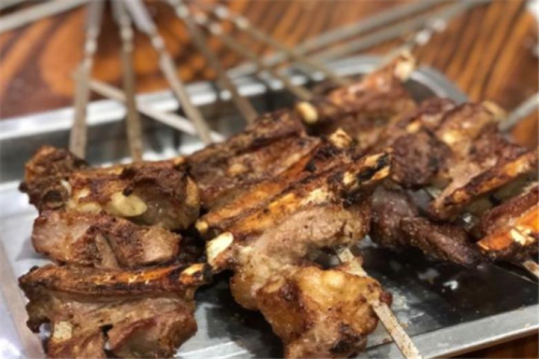 喀什烧烤王餐厅加盟