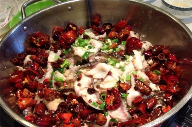 百岁鱼老火锅加盟