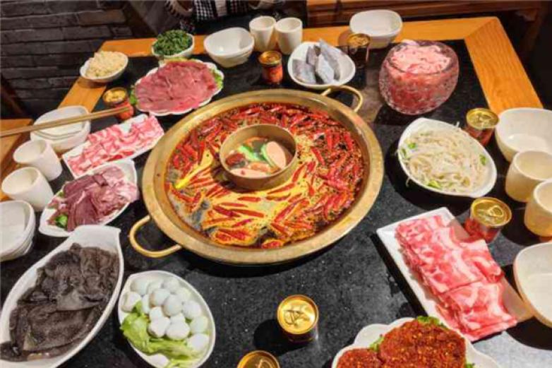 百宗老灶特色火锅加盟
