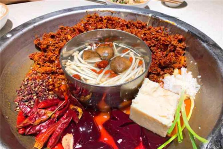 成扁担辣卤火锅加盟