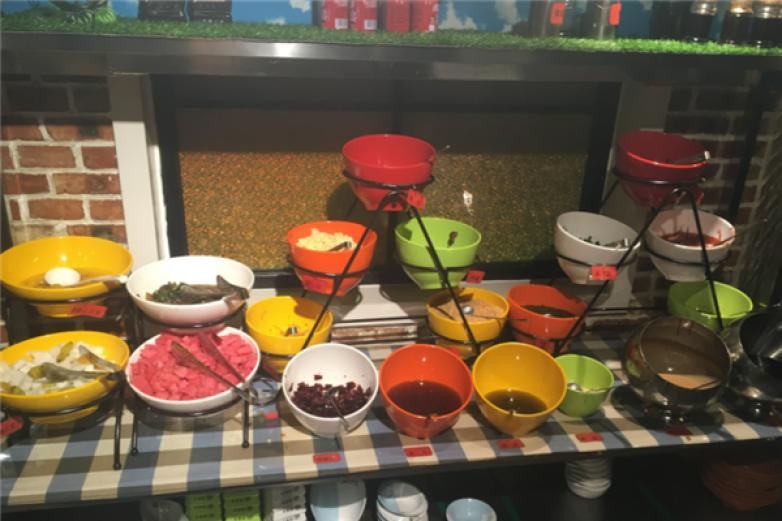 馋嘴捞创意时尚火锅加盟