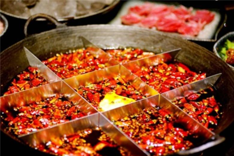 朝天门防空洞火锅店加盟