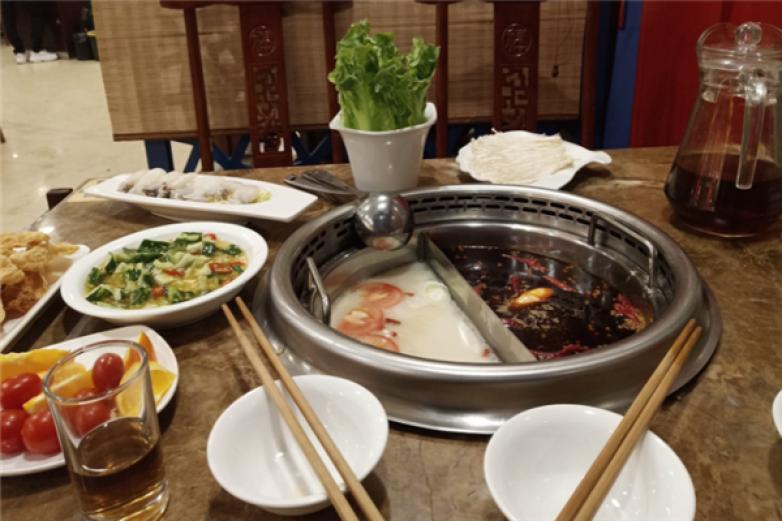 常一口鲜货火锅加盟