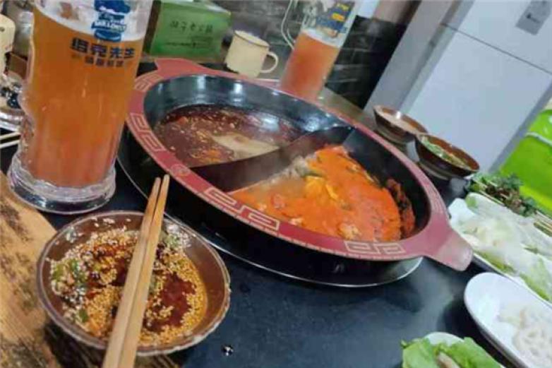 弟铁口老火锅加盟