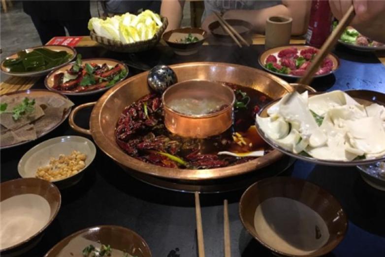 弟铁口老火锅加盟