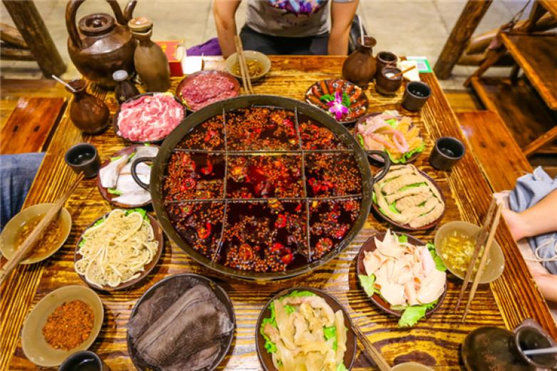 峰火轮老火锅加盟