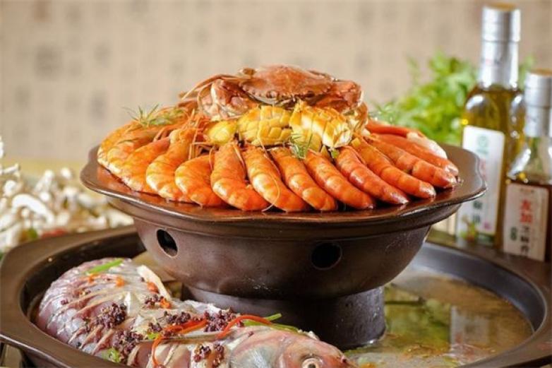 巧乐厨火锅烧烤加盟