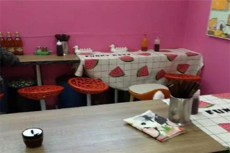 千百顾冒菜加盟