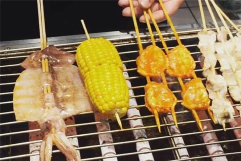 聚楼兰烧烤烤串