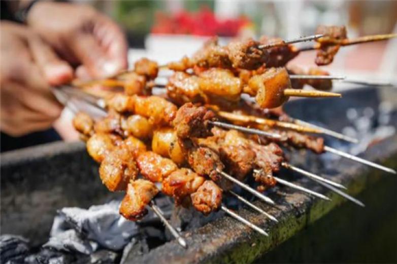 BBQ聚吧特色烧烤加盟