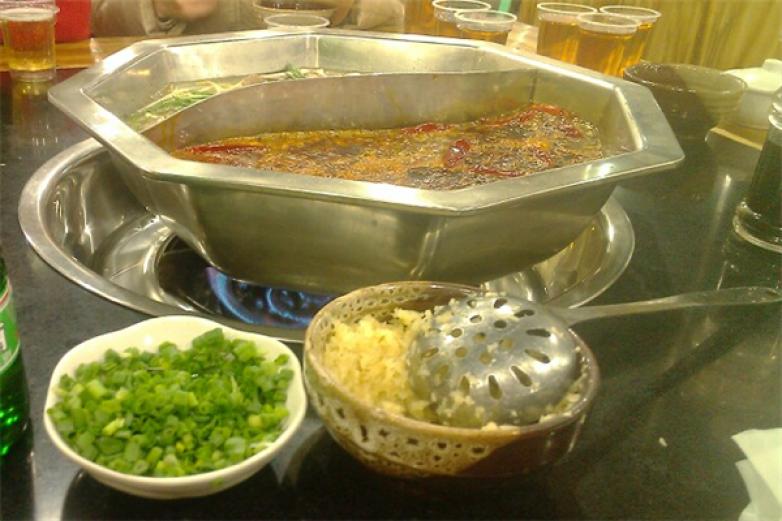 天下春自助火锅加盟