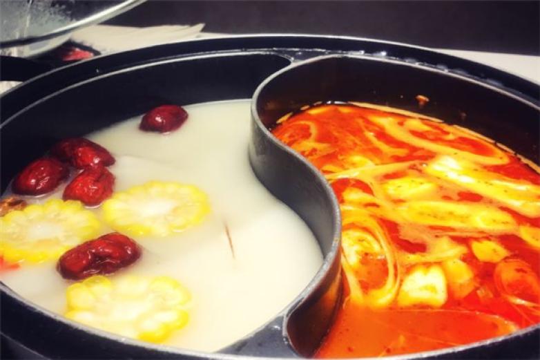 乡村红房子老火锅加盟