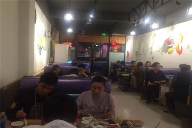 帽鲜蒸汽火锅门店