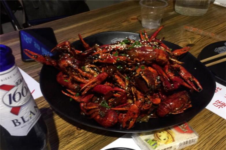 烤味天下音乐烧烤吧加盟