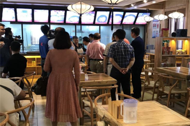 奇妙冒菜自助餐加盟