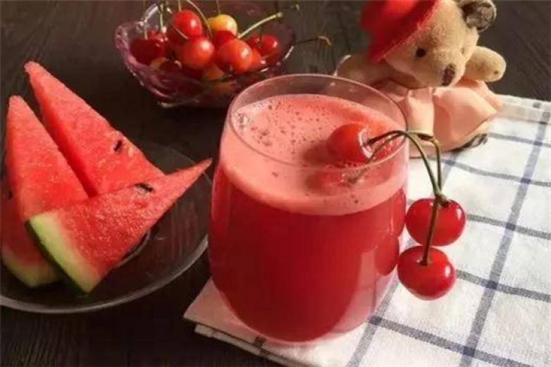 秋圃沙拉果汁加盟